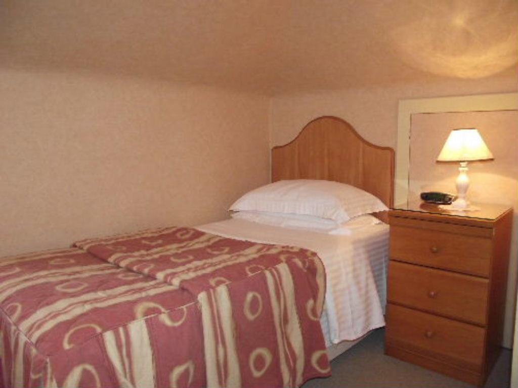 Whin Park Guest House Largs Exteriör bild