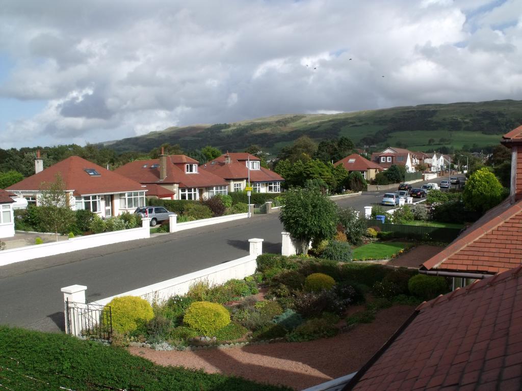 Whin Park Guest House Largs Exteriör bild