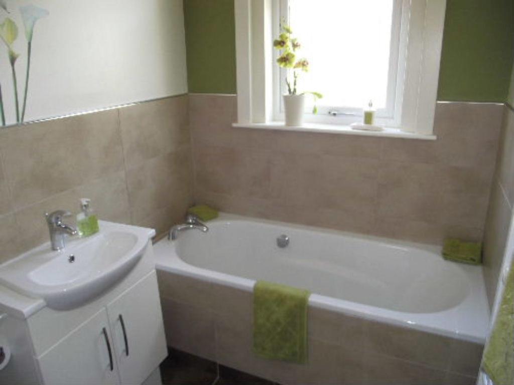 Whin Park Guest House Largs Exteriör bild