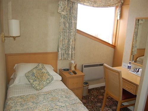 Whin Park Guest House Largs Exteriör bild